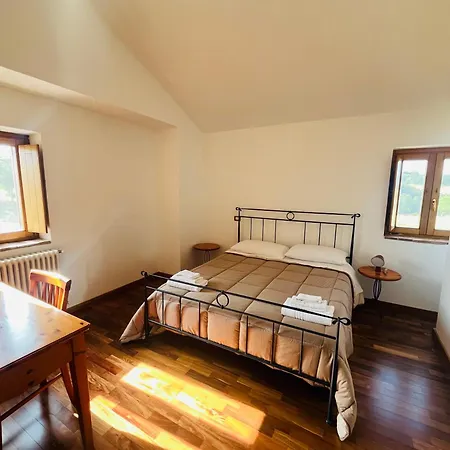 Vulcano Monticchio Farm stay Monticchio Sgarroni